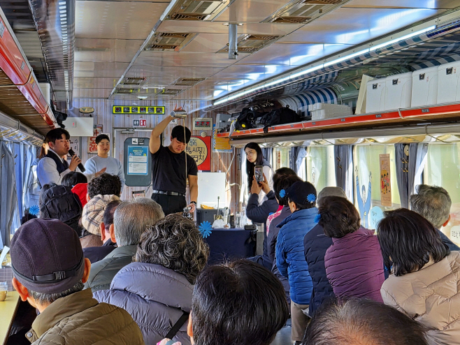 [코레일관광개발] K-미식 전통주 벨트 팝업열차 행사 운영 사진_열차 내 이벤트