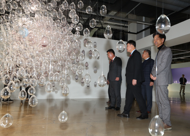 01.4 시민과 함께, 세계와 함께! 청주시, 유네스코 창의도시 비전 선포. 사진(한국공예관 유리공예 특별전 개막식2)