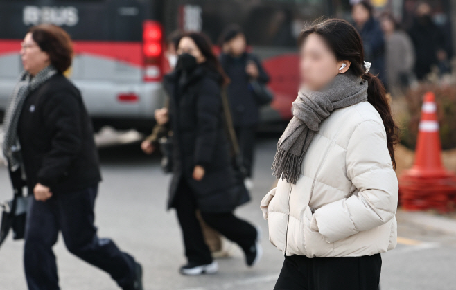 영하권 추위 출근길<YONHAP NO-2330>