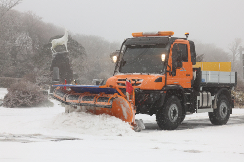 한라산에 대설주의보<YONHAP NO-2675>