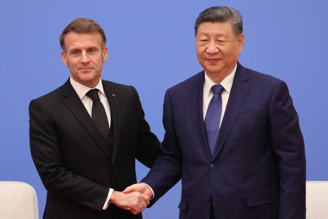 CHINA-FRANCE-DIPLOMACY <YONHAP NO-4440> (AFP)
