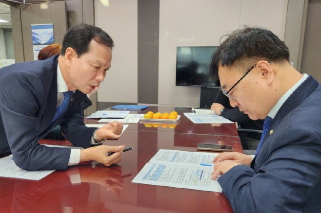 조병옥_음성군수,_국회_방문…_.