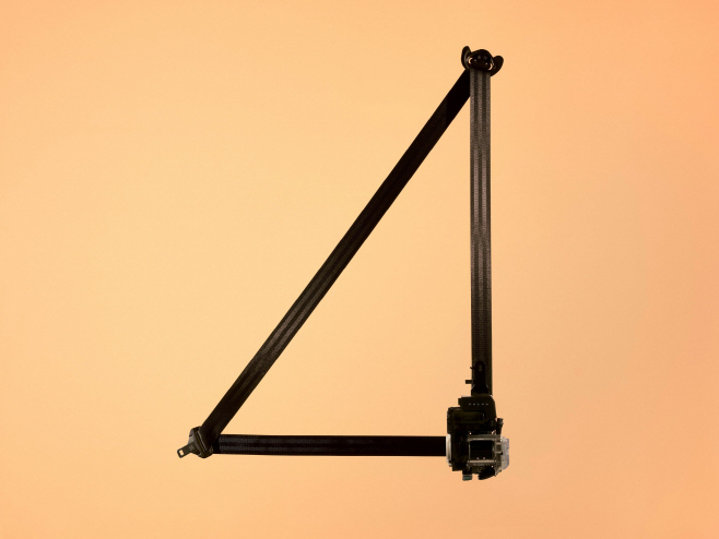 사진자료2_볼보 멀티 어댑티브 안전벨트, 타임지 선정 ‘2025년 최고의 발명품