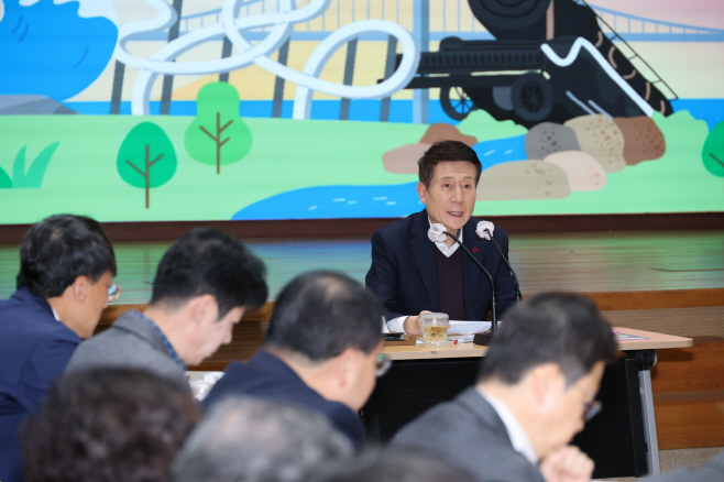 251205 이강덕 시장, “포항 미래 경쟁력 강화로 시민이 체감하는 변화 만들어 갈 것”1