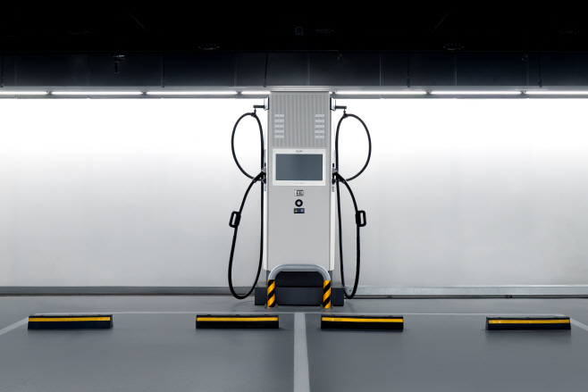 251209 현대차그룹 200kW E-pit 전기차 충전기 'EV-Q' 인증 최초 획득 (사진)