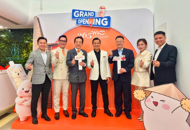 베트남지점 오픈 사진1 보정