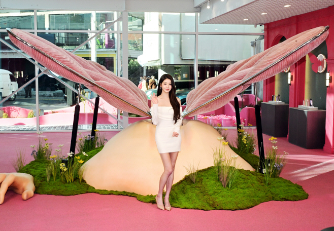 메디큐브, 아이브 장원영-8941