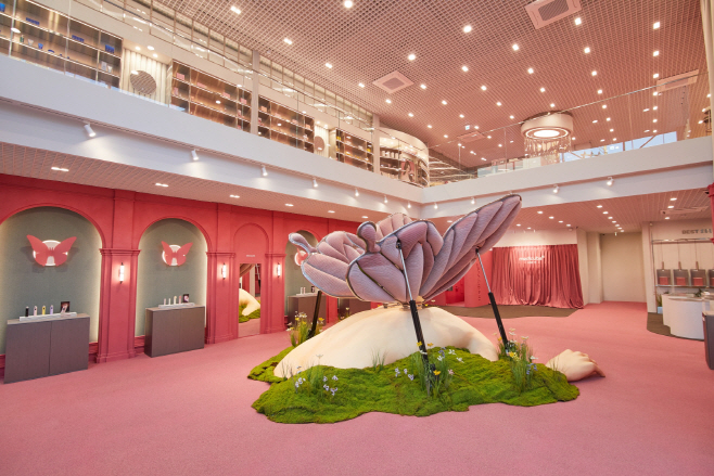 [이미지자료] 에이피알의 성수동 플래그십스토어 '메디큐브 성수 내부 전경