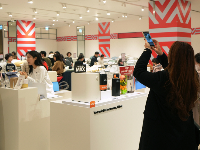 앳홈 미닉스 X 신세계 부산 센텀시티점 팝업 전경