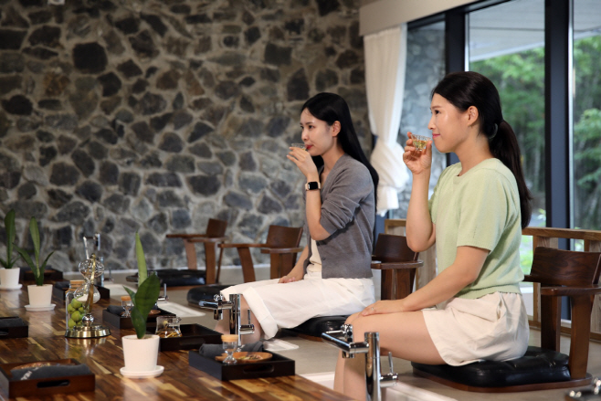 1. 하이원리조트, 네이처힐링존 따뜻한 차와 함께 즐기는 한방 족욕 프로그램