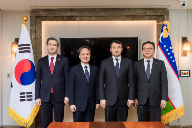 신한금융그룹, 우즈베키스탄