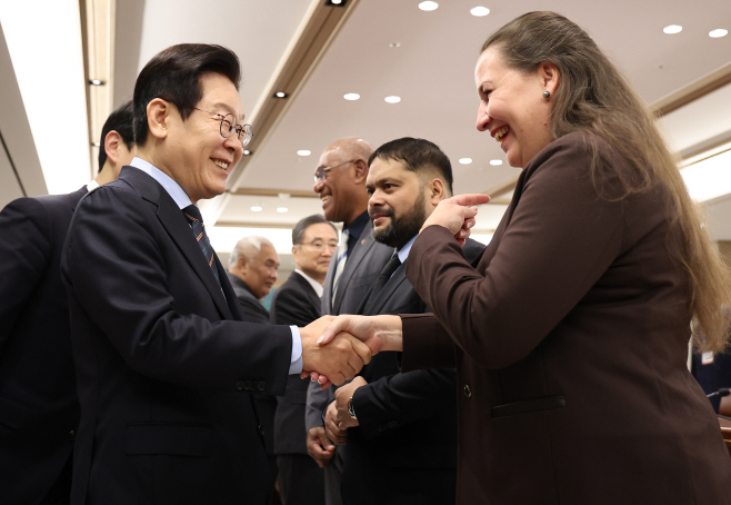 이재명 대통령, 태평양도서국 외교장관 단체 접견<YONHAP NO-3631>