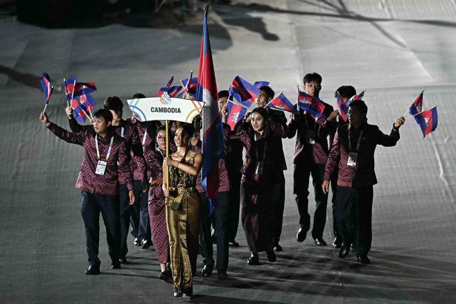TOPSHOT-SEAGAMES-2025-THA-OPENING <YONHAP NO-3759> (AFP)