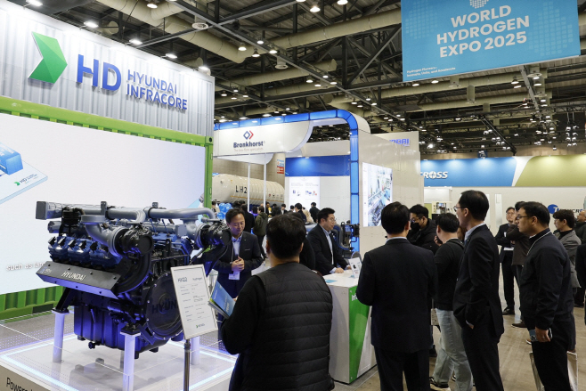 [사진자료 1] WHE 2025 베스트 프로덕트 미디어 어워드에서 베스트 픽에 선정된 HD현대인프라코어 부스