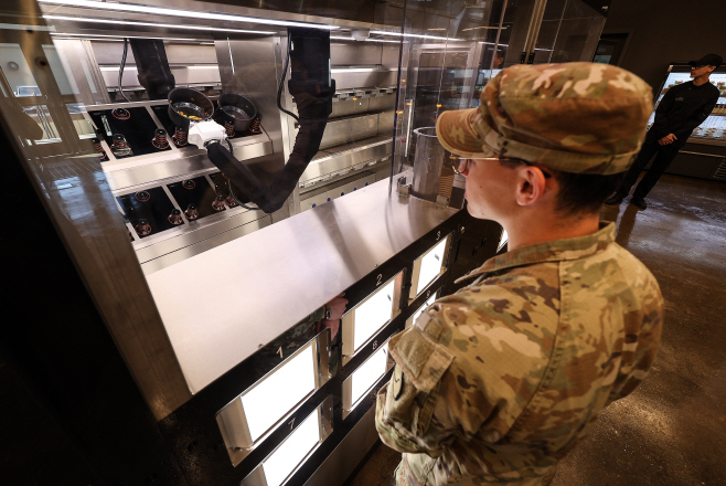 '미 육군 최초 자동화 식당'…대구 주한미군 기지서 시범 운영