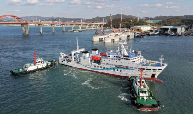 첨단교육장비_갖춘_3_200톤급_수산계고교_공동실습선_‘해누리호’_취항_(1)