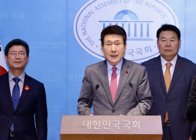 01. 251214 “철강산업 붕괴 막아야” 포항·광양·당진, 위기 극복 특단 대책 촉구1