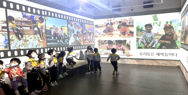 251214-08 달서구, 전국 최초 주민창작 실감미디어 전시플랫폼 「달서 디지털 갤러리」정식 오픈 사진