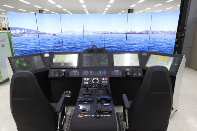 사진5_한화시스템의 콕핏형 통합함교체계(IBS)