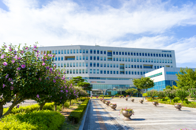 충남교육청, 추위보다 먼저 도착한 따뜻한 사랑의 손길