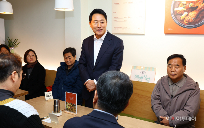 [포토] '희망의 인문학' 동행스토어 1호점 찾은 오세훈 시장