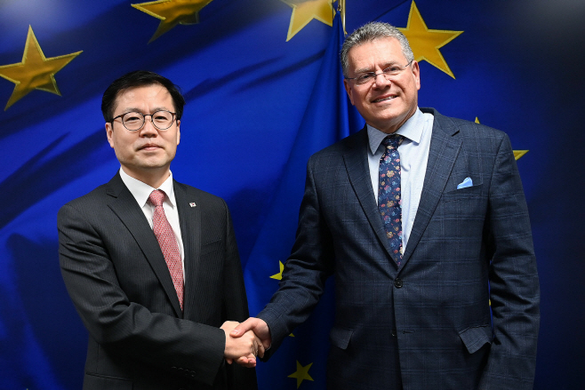 (25.12.02)유럽연합(EU) 집행위원회 통상·경제안보 담당 집행위원 면담01