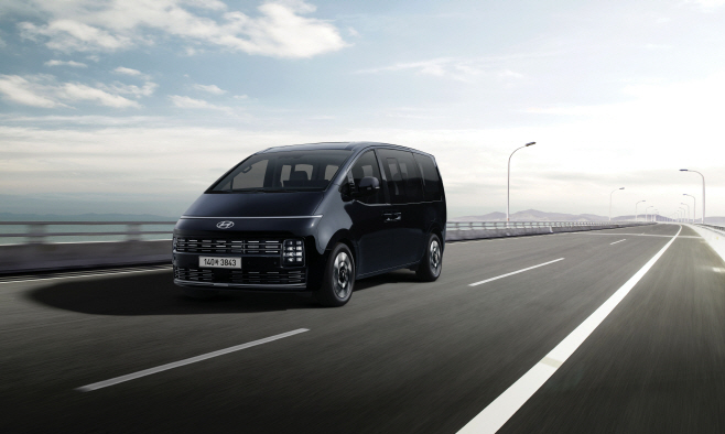 사진1) 더 뉴 스타리아 라운지 외장