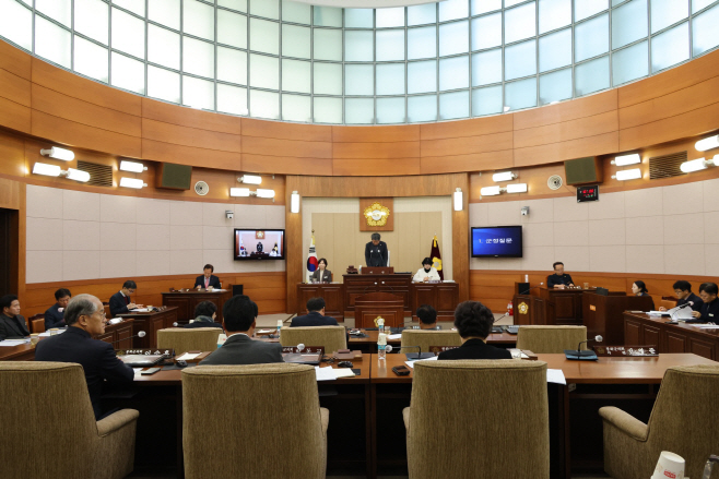 정례회 제7차본회의개의