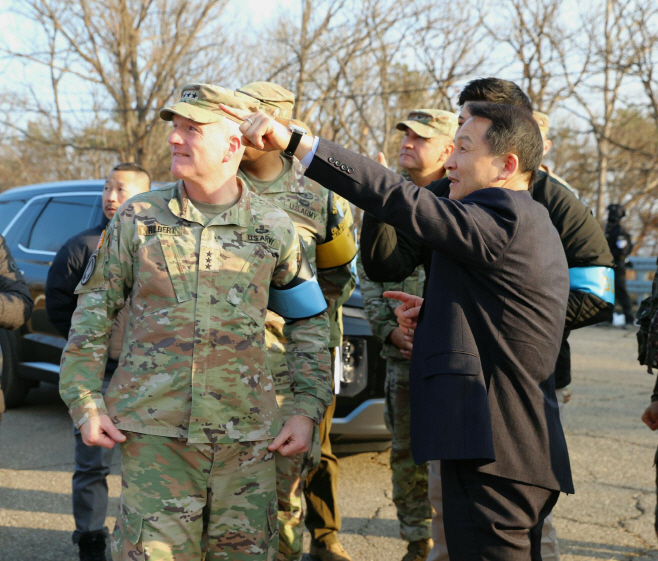 유엔사, 한번 불허했던 김현종 안보실 1차장 DMZ 출입 허가