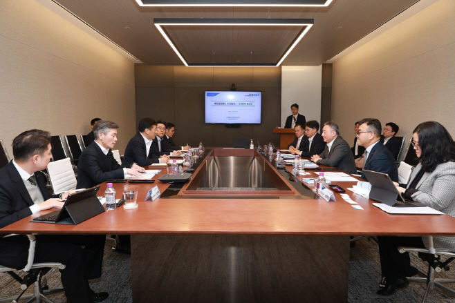 (보도자료)(20251218)NH농협금융, 국민성장펀드 추진회의 개최(사진)