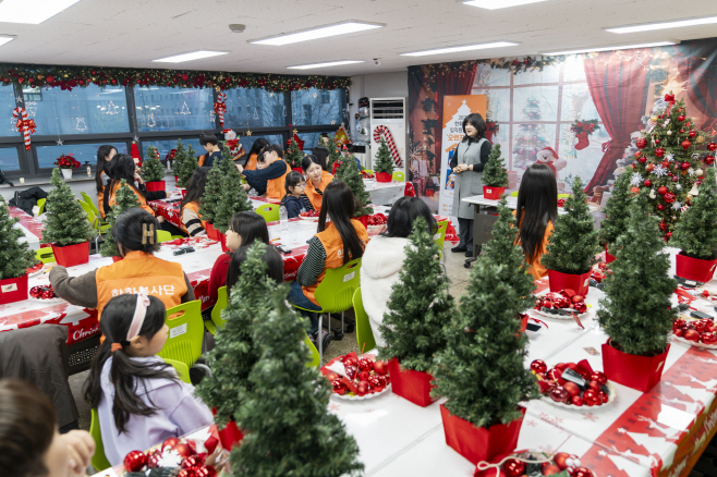 (사진자료) 한화생명 임직원 봉사단, 연말 성과공유회 개최1