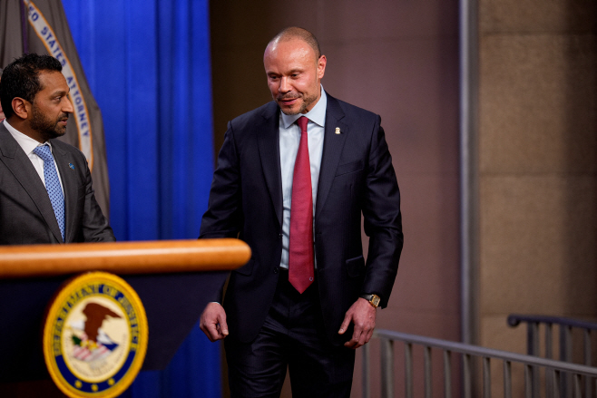 US-AG-BONDI-AND-FBI-D... <YONHAP NO-2263> (Getty Images via AFP)