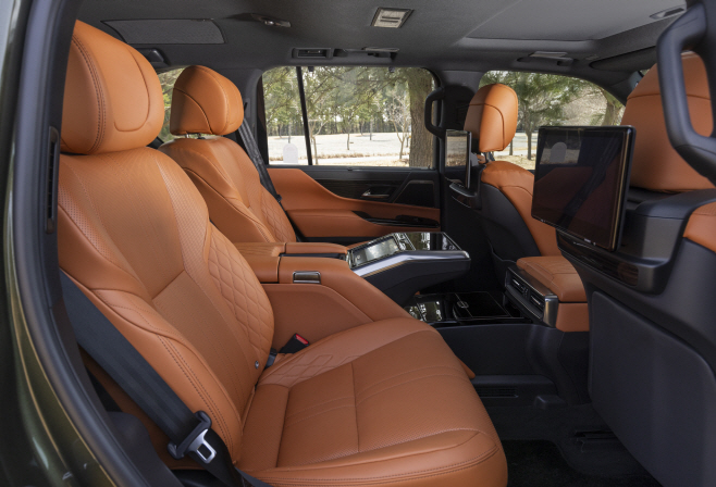 THE ALL-NEW LX 700h 인테리어_2