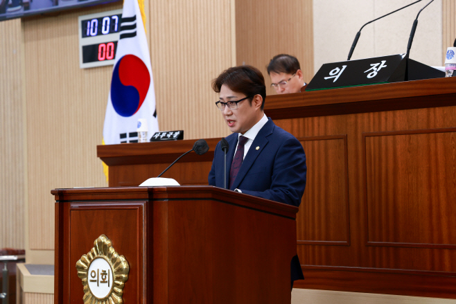 [사진] 이진욱 의원