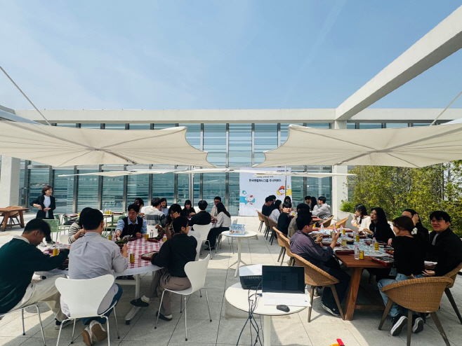 [사진자료1] 본사 테크노플렉스에서 진행된 한국앤컴퍼니그룹 주니어보드 4기 워크샵 활동 모습