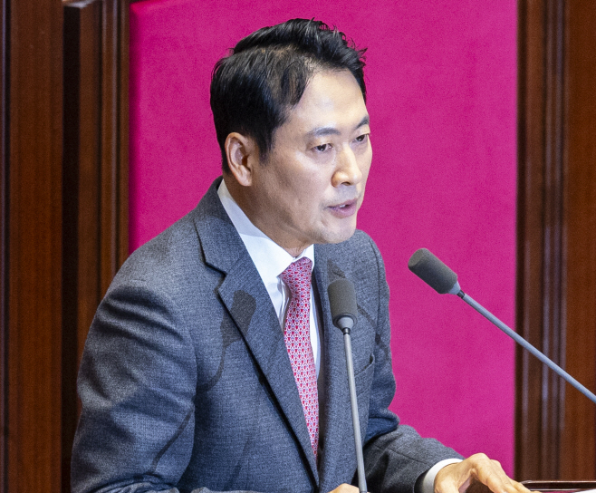 장동혁, '내란전담재판부법' 무제한 반대 토론 시작<YONHAP NO-4081>