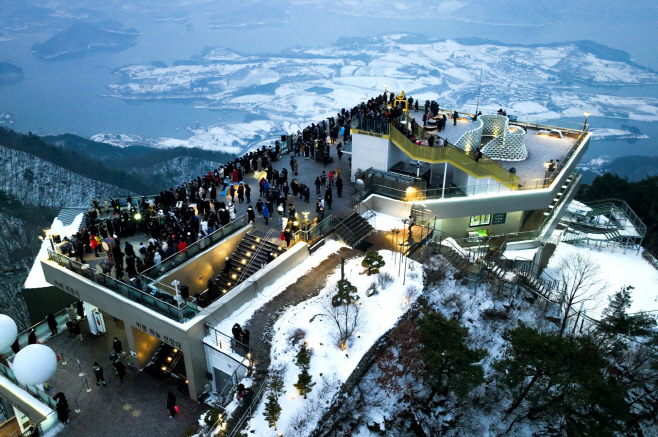 제천시 , 2025년 2분기 생활인구 증가, 활발한 소비활동 이어져 (2)