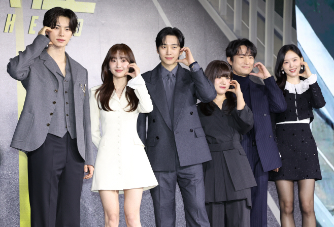 넷플릭스 드라마 '캐셔로' 제작 발표