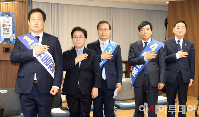 2025122301001764600123881