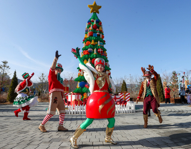 레고랜드 산타와 루돌프 함께 하는 브릭스마스 공연 펼쳐 (1)
