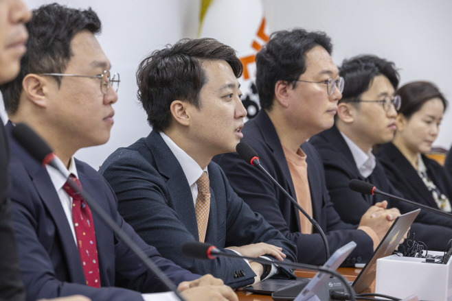 통일교 특검법 관련 발언하는 이준석 대표<YONHAP NO-1581>