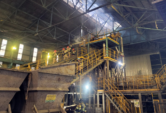 울산 고려아연 공장 화재<YONHAP NO-2183>