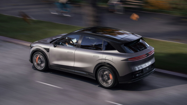 1734319626-006_zeekr_cx1e_eu