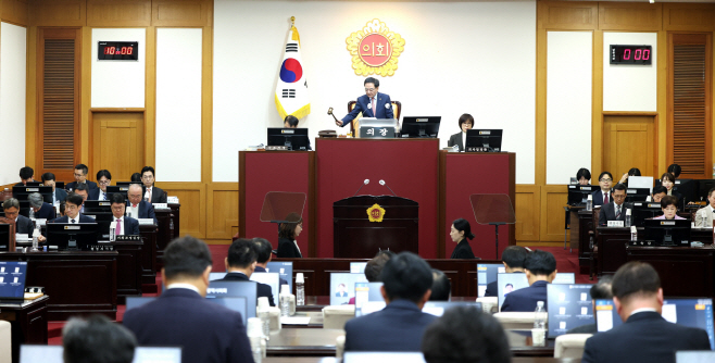 25.11.28-제321회_정례회_제2차_본회의_시정질문_(2)