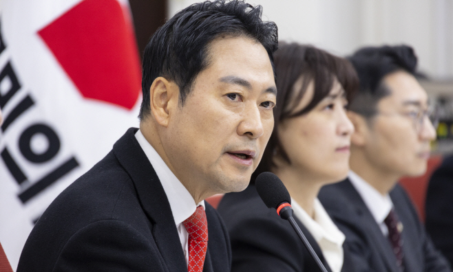 정부와 여당 추진 정책 비판 발언하는 장동혁 대표<YONHAP NO-1441>