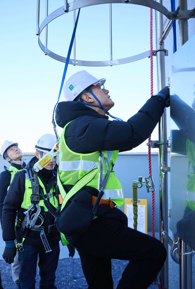 정재헌 SKT CEO, 연말 통신 현장 점검_사진1
