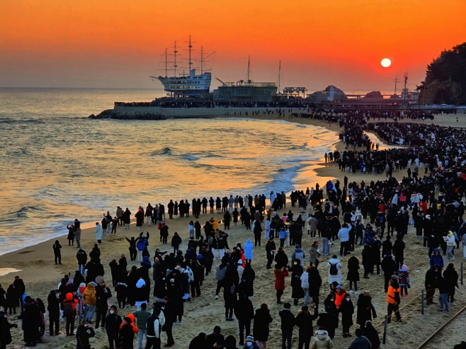 (사진)2026년 시작은 '강릉 정동진'에서 (1)정동진 해돋이(전년도사진)