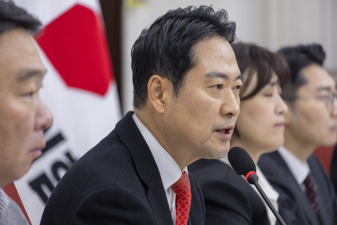 정부와 여당 추진 정책 비판 발언하는 장동혁 대표<YONHAP NO-1430>