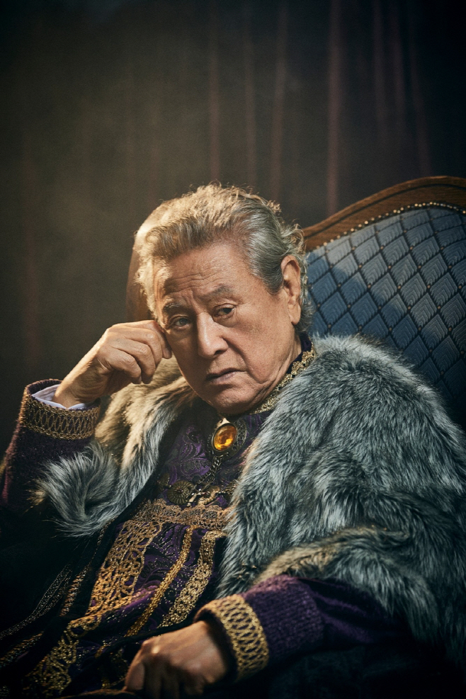 '더 드레서' 선생님 역의 배우 박근형 나인스토리