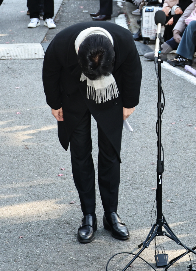 비상계엄 1주년, 사과하는 한동훈 전 대표<YONHAP NO-4197>